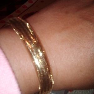 MAESTRO ITALIAN 10KT YELLOW  GOLD MESH BANGLE BRACELET. MADE IN ITALY....